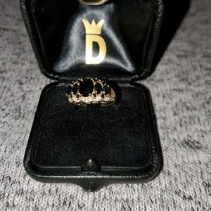 Yellow gold ladies ring with sapphires